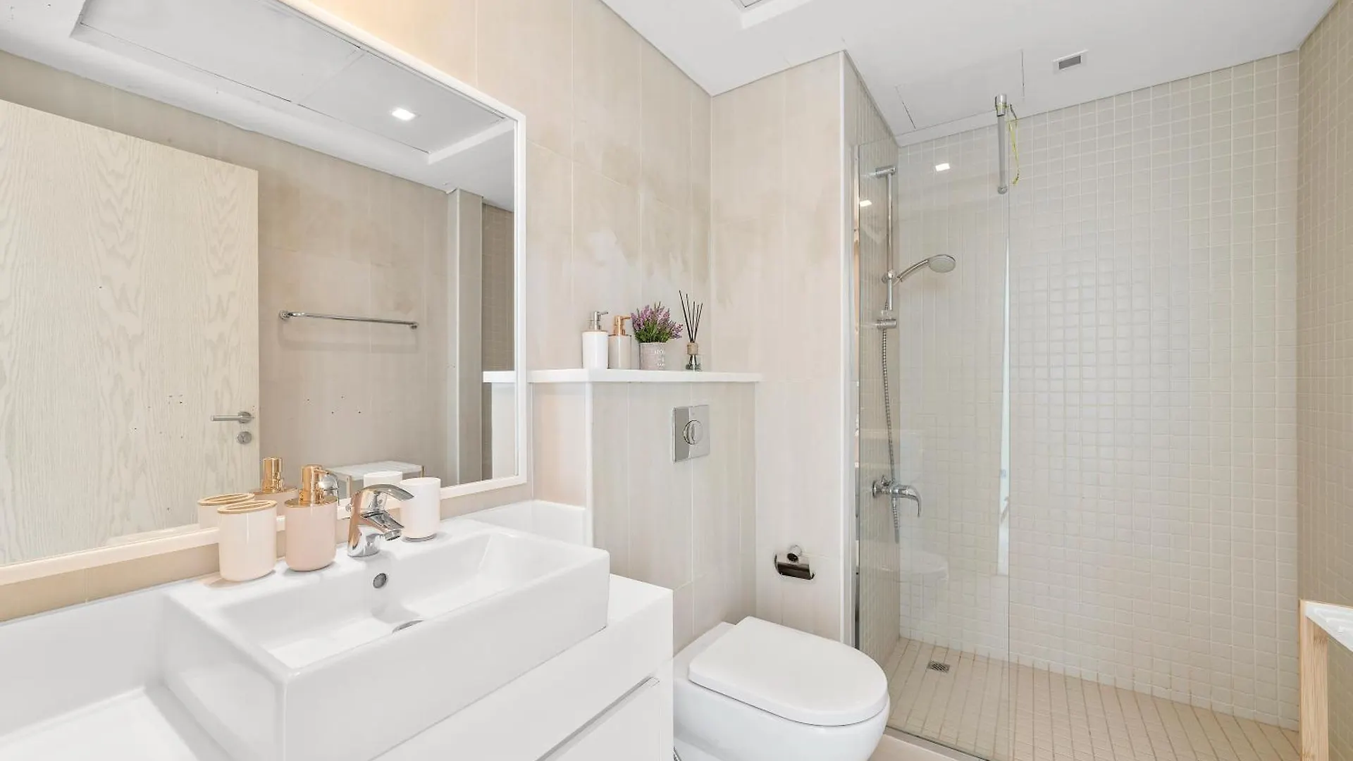 2 Bedroom With Direct Free Beach Access - Al Bateen Towers Dubai 0*,  United Arab Emirates