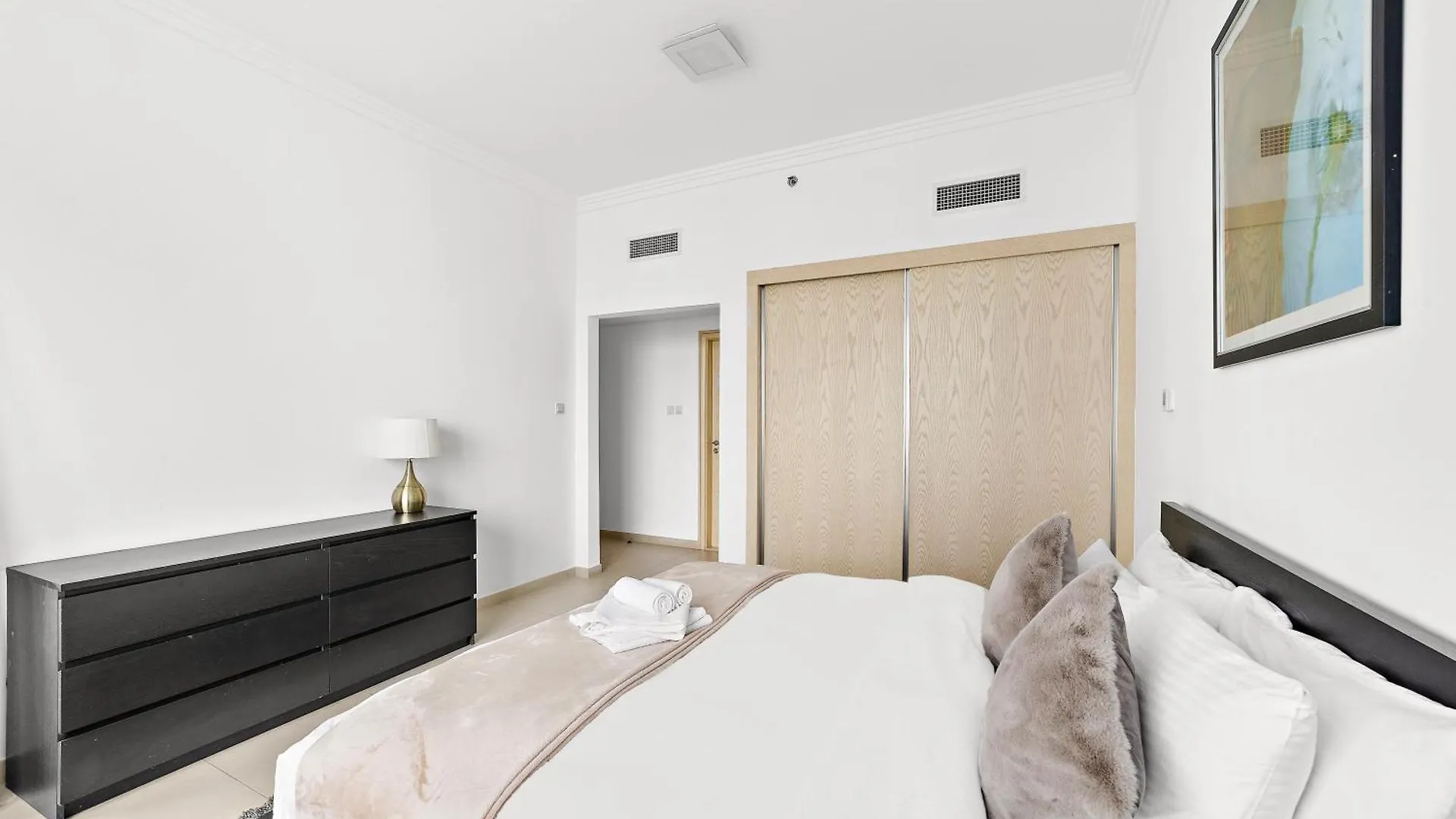 2 Bedroom With Direct Free Beach Access - Al Bateen Towers Dubai Apartment