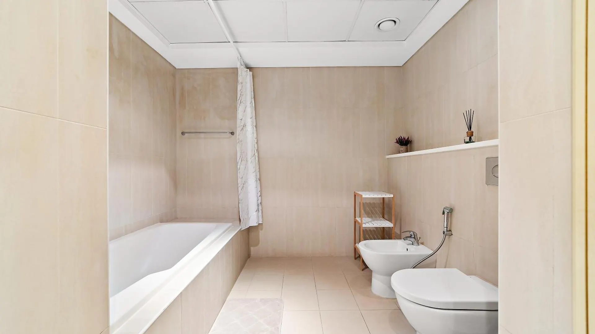 2 Bedroom With Direct Free Beach Access - Al Bateen Towers دبي شقة